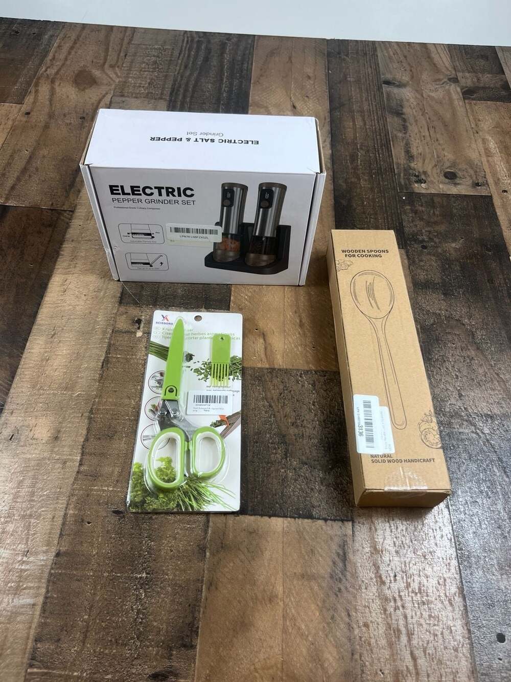 Kitchen Set Electric Salt Pepper Grinder , 5 Blade Herb Scissors, Wooden Spoons